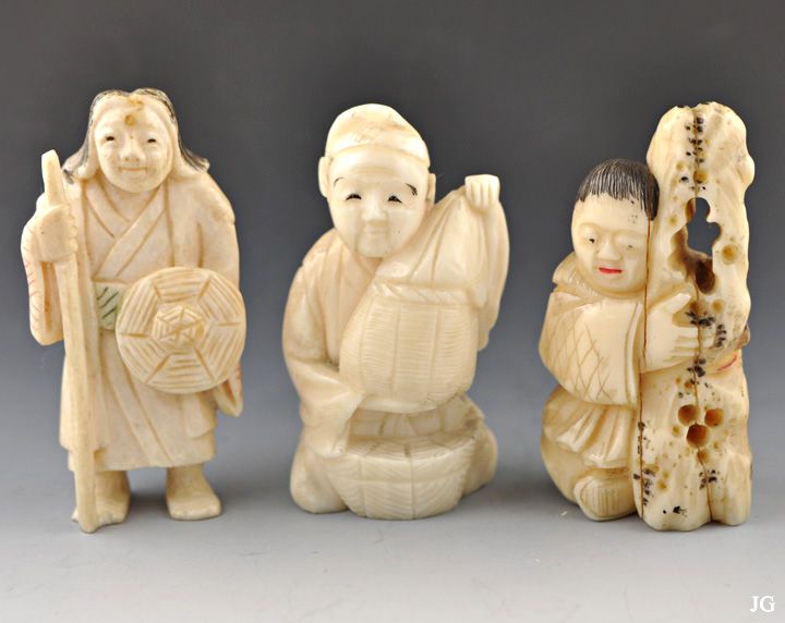 Asian Ox Bone Male Figurines Netsuke Lightly Colored 2  