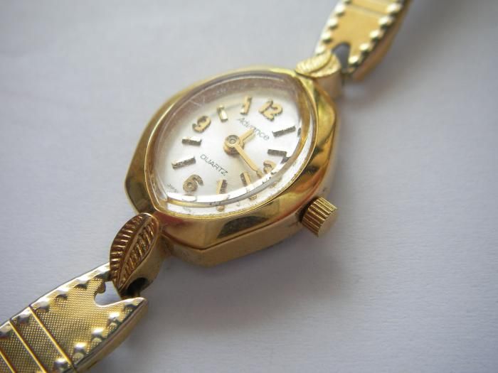 Advance quartz Japan movement ladies watch safety chain  