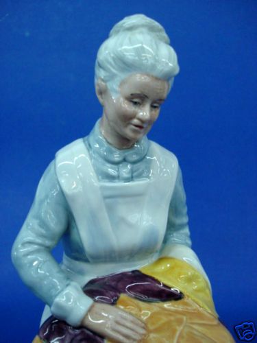 ROYAL DOULTON FIGURINE HN2814 EVENTIDE 1977 1991  