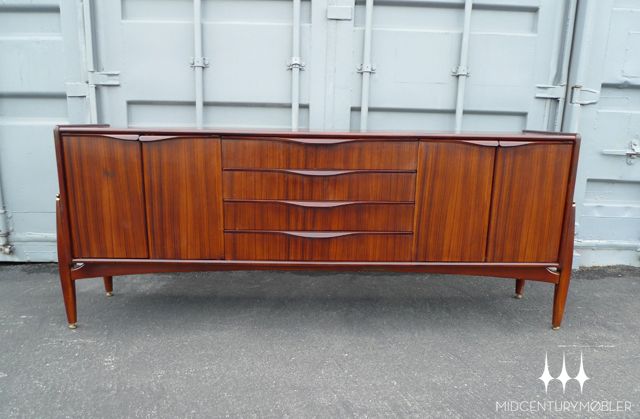 MID CENTURY MODERN EXTERIOR LEGGED TEAK CREDENZA / SIDEBOARD  