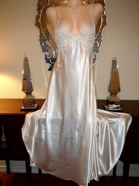   JONQUIL Wedding Gown  Bias Satin Train RARE Dress  