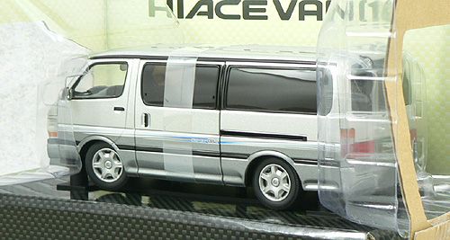 Aoshima DISM 78464 Toyota Hiace Van 100 Super GL 1/24 scale  