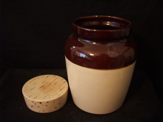 1975 MCCOY CORK LID COOKIE JAR #A954.  