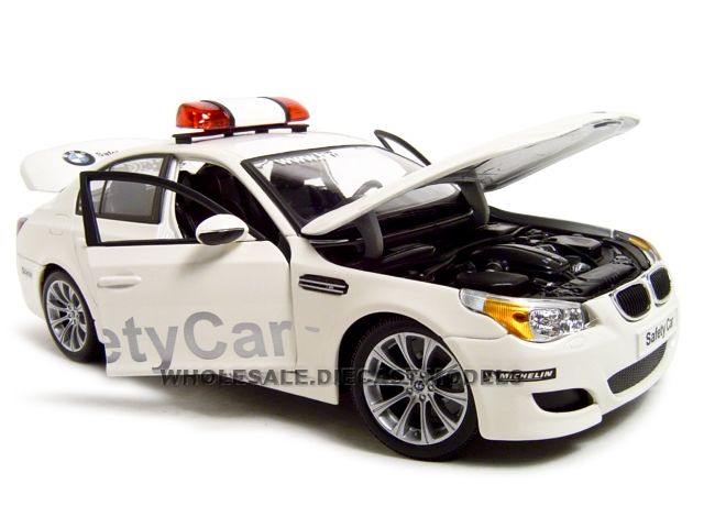 2007 BMW M5 E60 SAFETY CAR 118 DIECAST MODEL  