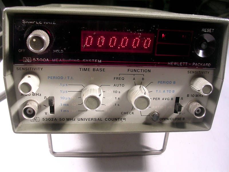 HP 5302A UNIVERSAL COUNTER 50 MHz. W/ 5300 FRAME GOOD.  