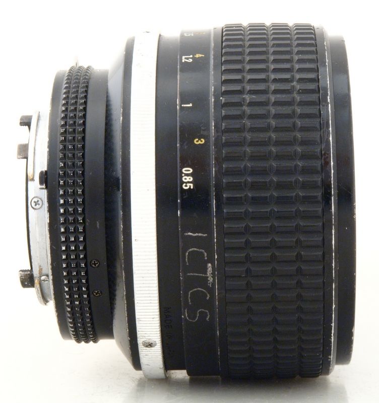 Nikon Nikkor 85mm 11.4; made in Japan; with front cap  