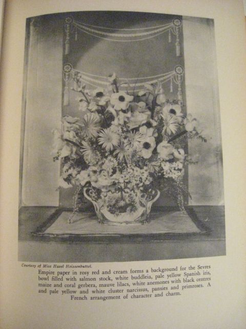 1933 MRS. WALTER HINE ARRANGEMENT OF FLOWERS PHOTOS  