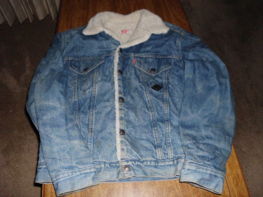 Levis Vintage Sherpa Denim Jacket Size 44 USA  