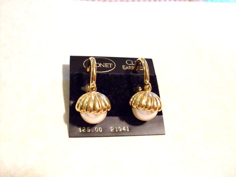 VINTAGE MONET SIGNED DANGLY ACORN CLIP EARRINGS NICE  