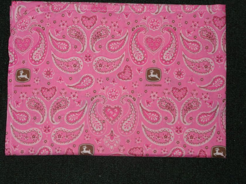 PACK N PLAY SHEET LG(26X38) JOHN DEERE IN PAISLEY PINK  