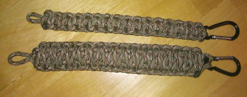 typical 550 Cord bracelet. In addition to purely utility functions 