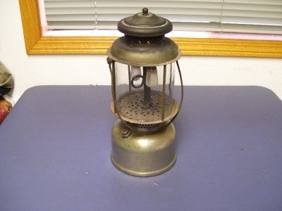 Vintage Coleman Model Q L Air O Lantern in very nice condition  