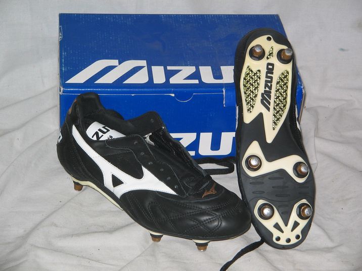 New Mizuno Granzia Size 8 Cleats (Outdoor) MSRP $120  