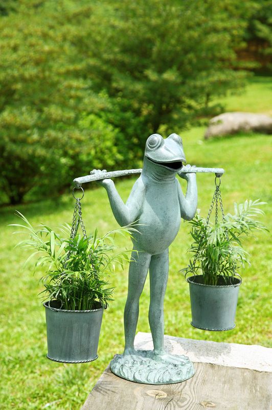 Farmer Frog Planter Statue Garden Scupture Flower Pot