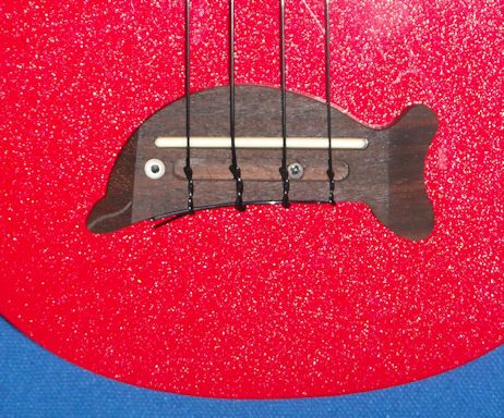 KALA MAKALA DOLPHIN BRIDGE UKULELE OUTFIT CANDY APPLE RED  