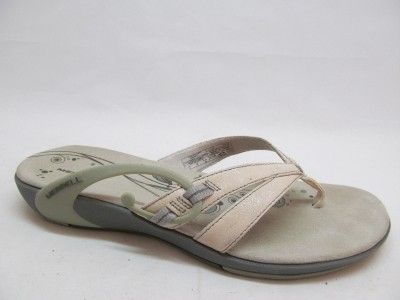 Merrell Celeste Silver Thongs Sandals Womens sz 8  